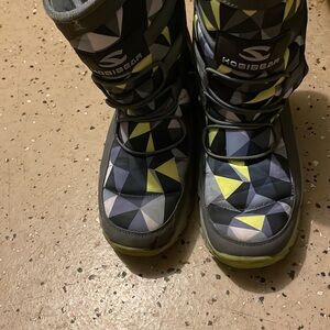 Kids Geometric Pattern Boots - Black and Yellow